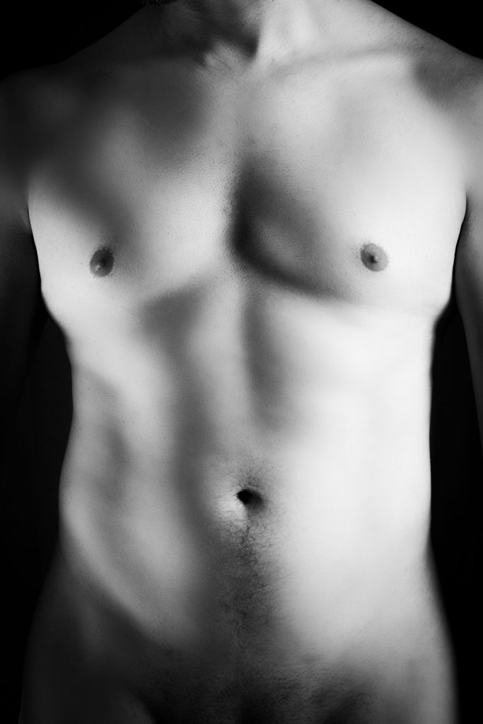 Desnudo artístico en blanco y negro