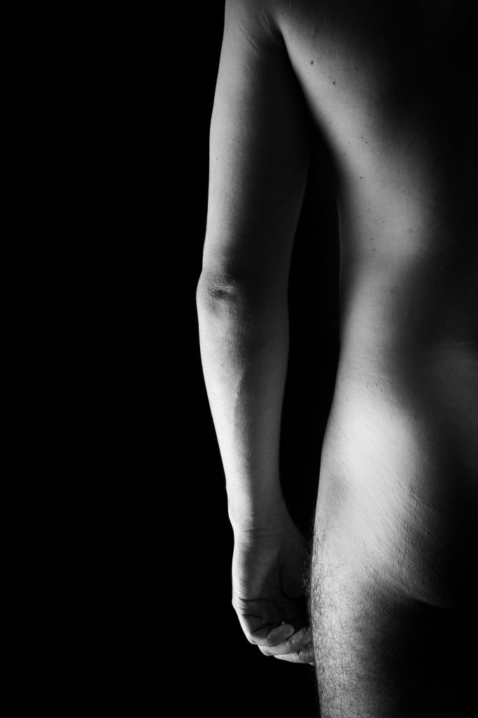 Desnudo artístico en blanco y negro