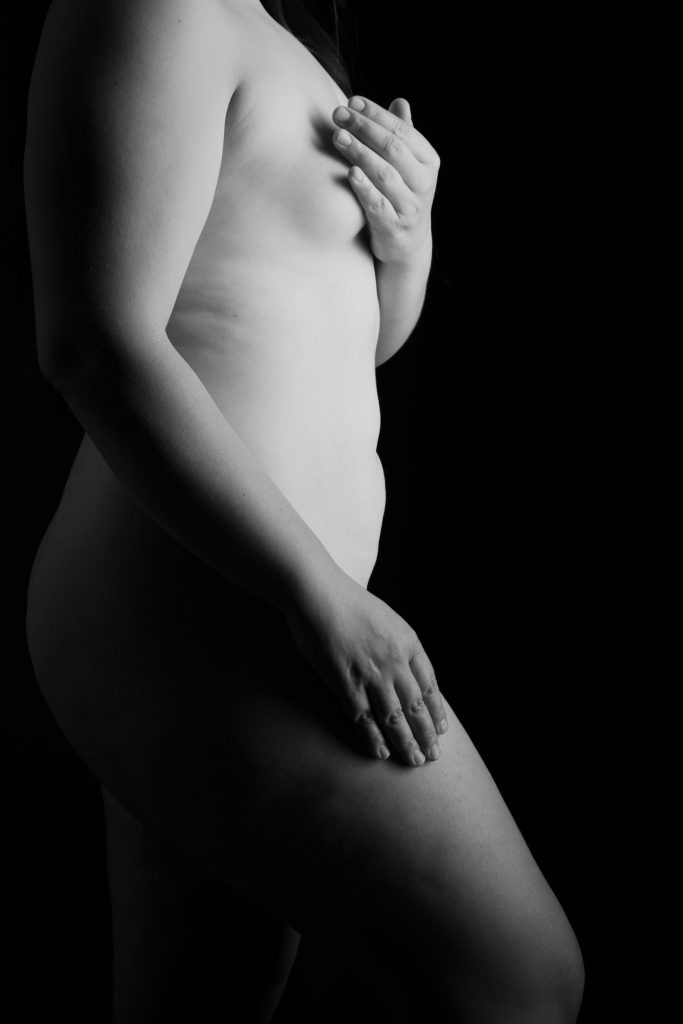 Desnudo artístico en blanco y negro