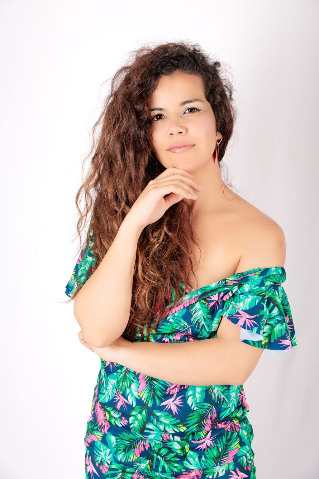 Retrato femenino en estudio.